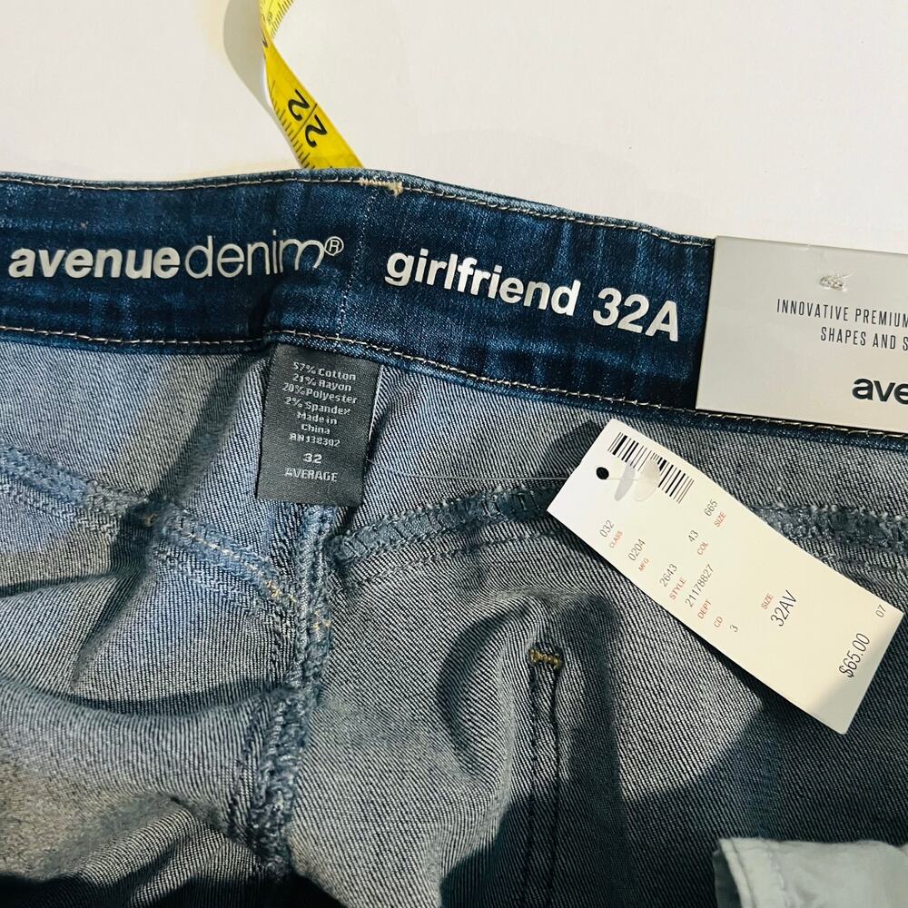 Avenue High Rise Girlfriend Cuff Hem Jeans Size 32 NWT - Picture 5 of 9